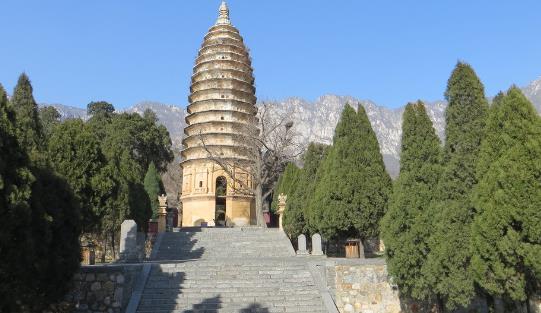 中國(guó)最早的密檐式磚塔 嵩岳寺塔建于公元509年