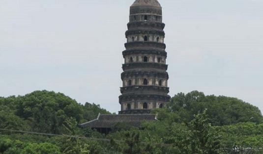 中國(guó)傾斜度最大的磚塔 虎丘塔斜度2゜40’