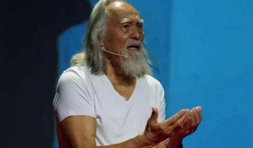 中國最帥老頭 王德順79歲登上北京國際時裝周