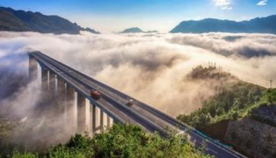 亞洲第一高墩大橋 赫章特大橋橋墩高195米(中國制造)