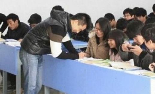 中國最帥高數(shù)老師 石志高(坐標:福建金山學院大一老師)