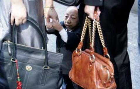中國第一袖珍人 何平平身高74.61cm(出生時僅1斤重)
