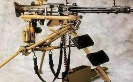 世界上最早的兩用機(jī)槍 1938年德國人制出MG—34機(jī)槍