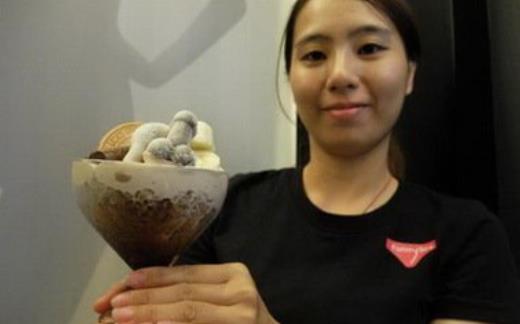 世界首家性主題餐廳 Funny Sex會提供充氣娃娃作陪
