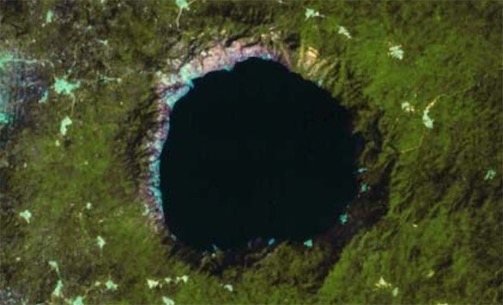 世界最圓的湖 波森維湖是直徑7000米形狀標準的圓錐體