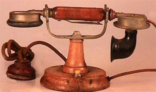 世界最早的電話機(jī) 1875年由貝爾發(fā)明