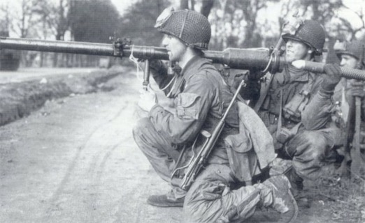 最早的無坐力炮 由美國(guó)海軍少校戴維斯在1914年發(fā)明