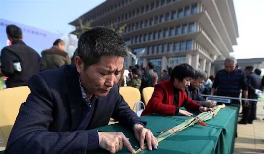 世界上最高的大蔥 濟(jì)南現(xiàn)2.51米大蔥王