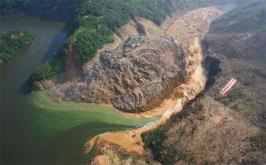 中國最大的火山 揠塞湖面積為90平方米
