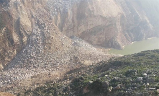 中國最大的火山 揠塞湖面積為90平方米