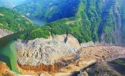 中國最大的火山 揠塞湖面積為90平方米