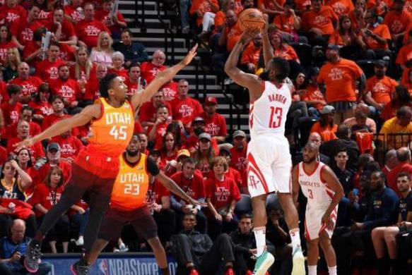 NBA73年無人創下的紀錄 詹姆斯哈登15場比賽 至少投丟10個3分球