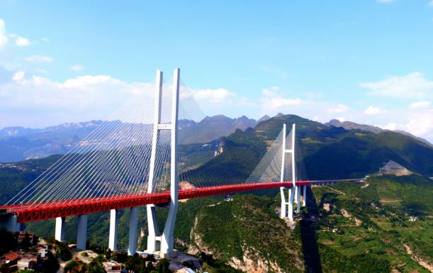 中國建造世界上最高“天空之橋” 都格北盤江大橋 高565米獲國際金獎(jiǎng)