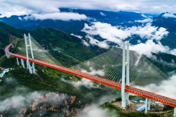 世界最高的跨江大橋都格北盤江大橋 高度565米相當于200層樓高