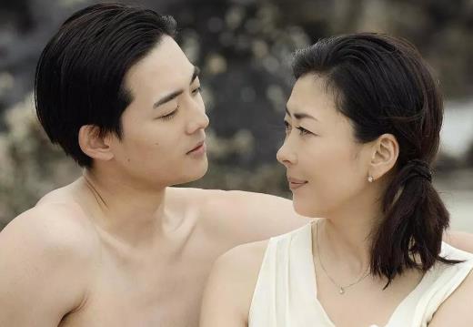 一個(gè)男生不讓你談戀愛(ài)是什么意思?男女電話聊天超過(guò)1小時(shí)說(shuō)明什么