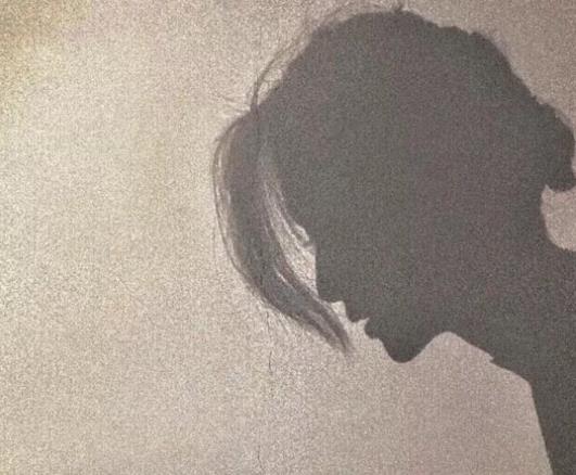 女生朋友圈開(kāi)放了又不不開(kāi)放是咋回事?朋友圈設(shè)置三天可見(jiàn)的女生怎么撩
