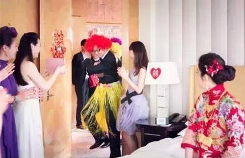 結(jié)婚堵門整新郎招數(shù) 結(jié)婚堵門游戲問題攻略 調(diào)節(jié)氣氛的重點