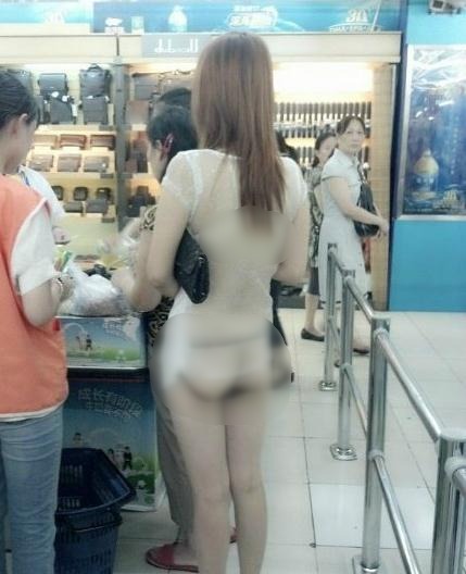 搞笑圖片：極品牛人幽默搞笑圖片，總有一張雷倒你，超市裸女