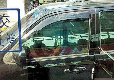 臺(tái)灣賤男子駕車尾隨熱褲絲襪女子800米手淫自慰,女子錄影取證