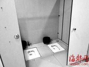 網(wǎng)曝福建莆田火車站男廁現(xiàn)“情侶間”基情無限