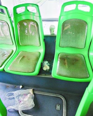 最恐怖公交車早點:韭菜餡包子為最恐怖公交早點,為啥要在車上吃