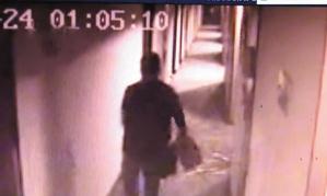 絕癥男子約女網友開房被騙,被偷包裸身出房追回,奪下對方兇器打跑4人