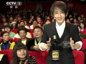 網(wǎng)友揭秘劉謙春晚魔術(shù) 劉謙周?chē)际峭? /></a> </div>
                  <div   id=