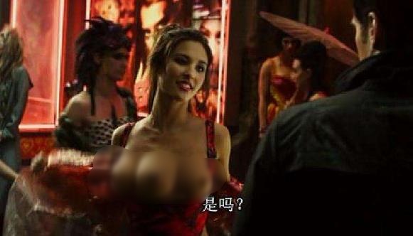 三乳女是真的嗎?全面回憶長著三個(gè)乳房的美女模特(組圖)