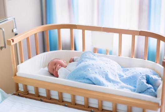 100×56的嬰兒床會不會太小?嬰兒床怎么挑選
