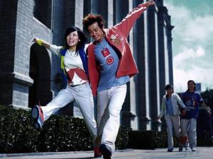 熱戀中的女孩兒有什么表現(xiàn)行為？