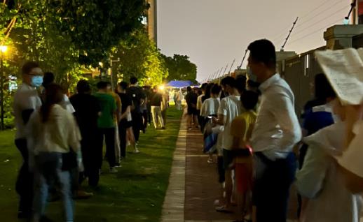 在封控區內老人身體不好能出來嗎 封控區還能點外賣嗎