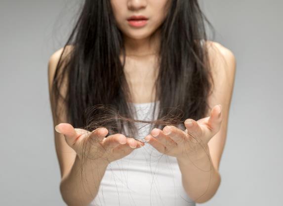 掉發嚴重看什么科?掉頭發嚴重吃什么好呢