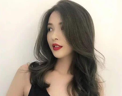 頭發染成黑色的了能不能改成其他顏色的?頭發染黑發質會不會變好?