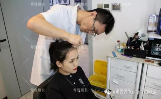 青逸植發(fā)醫(yī)院眾多醫(yī)生跟專家一同見證青逸咨詢助理唯唯的完美蛻變