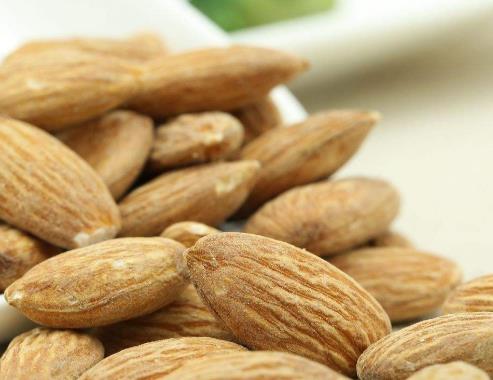 男性上班犯困效率低 推薦5種犯困吃可以提神的食物