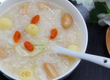 夏季正值養生的好季節 多喝養生粥有益健康