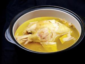 燉雞湯加黨參-如何燉出鮮美雞湯？