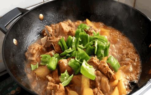 土豆燉排骨怎么做好吃?吃土豆有什么好處?