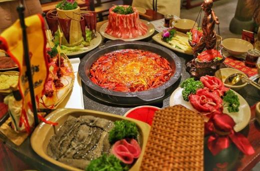 火鍋底料要炒了再煮嗎?200g火鍋底料幾個人吃?