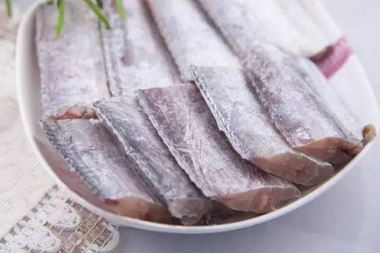 帶魚段為什么比帶魚便宜?帶魚段怎么處理內臟?