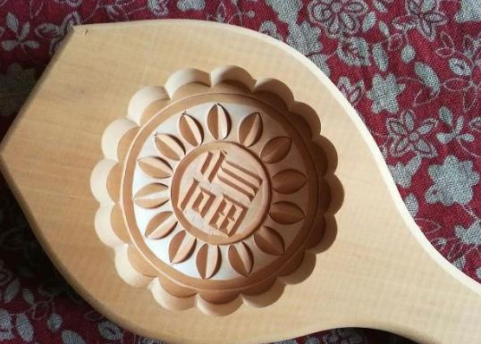 月餅?zāi)>呖梢宰鲳z頭嗎?月餅?zāi)>邉傎I來要洗嗎?
