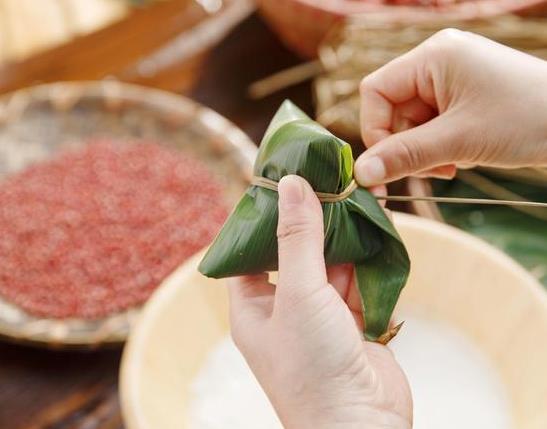 包粽子的肉要煮熟嗎?包粽子的肉要帶皮嗎?