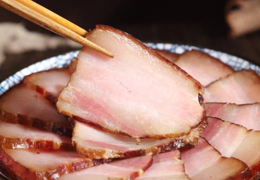 臘肉在陽臺上怎么掛?熏臘肉溫度高了熏熟了怎么辦