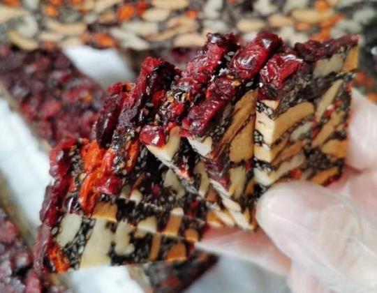 切阿膠糕用什么刀比較好?阿膠糕切不動怎么加熱