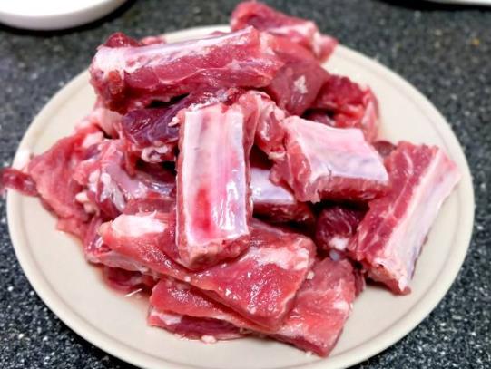 排骨焯水用冷水還是熱水?排骨的家常做法