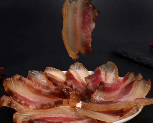 臘肉是開水蒸還是冷水蒸?臘肉炒菜之前怎么處理