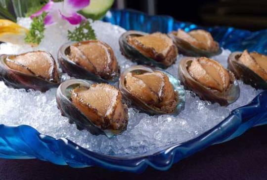 鮑魚燉雞湯什么時候放鮑魚?鮑魚燉雞湯鮑魚要去殼嗎