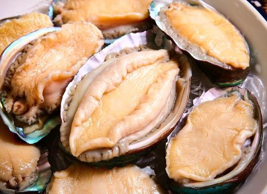 鮑魚燉雞湯要幾只鮑魚?鮑魚燉雞湯用干鮑魚還是鮮鮑魚