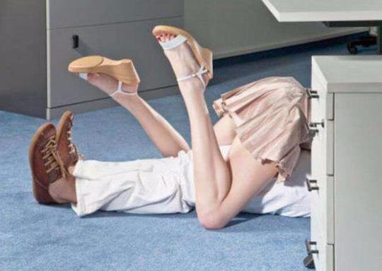 怎么和小三談話顯出自己的氣勢(shì)?如何看待公司里已婚男女搞曖昧關(guān)系