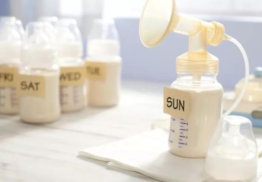 寶寶出生沒奶水時可以喂水嗎?吸出來的母乳怎么保存?